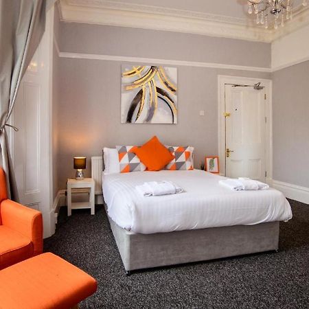 The Alexander - By Tifa Stays Swansea Bagian luar foto
