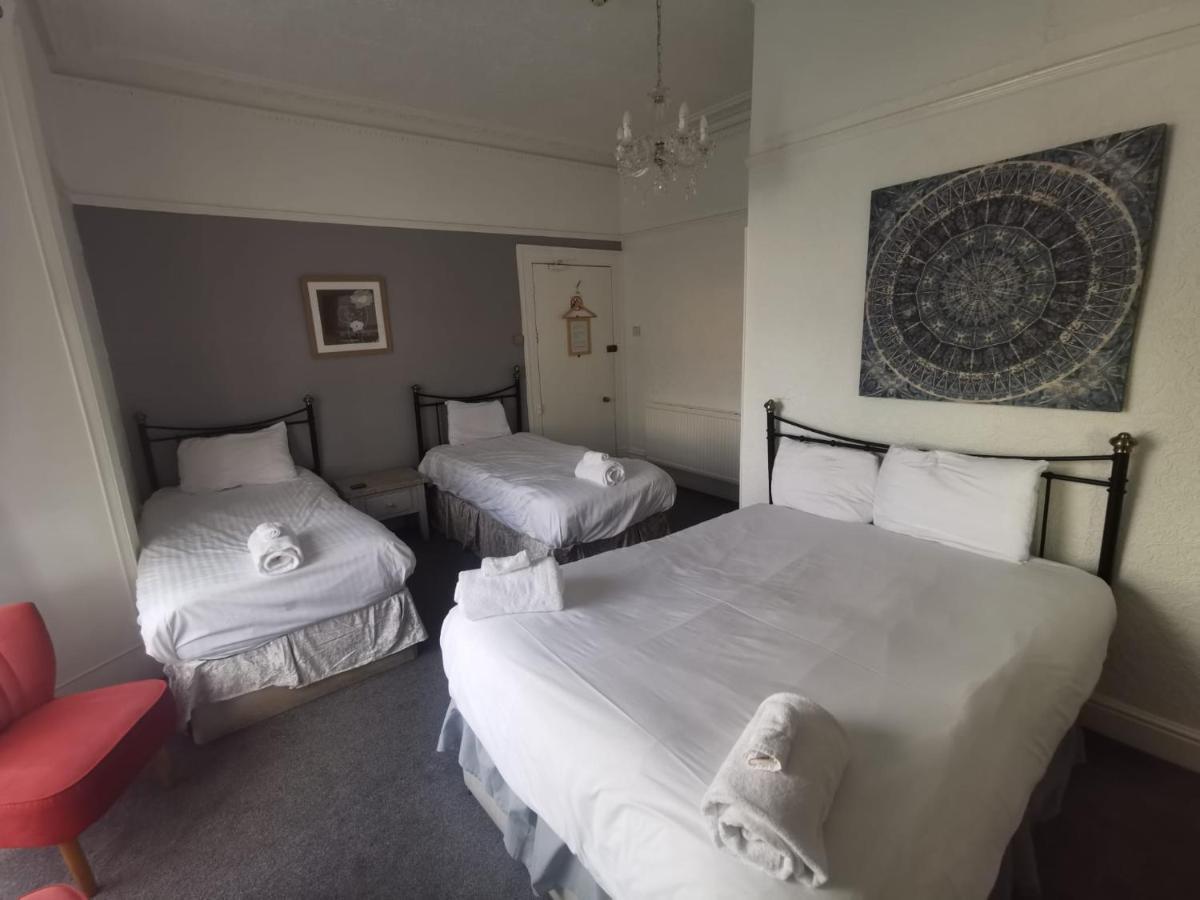 The Alexander - By Tifa Stays Swansea Bagian luar foto